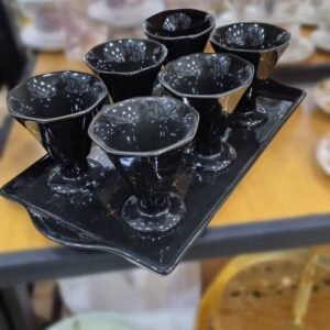 طقم الكؤوس الاسود